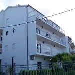 Vinka Podstrana
